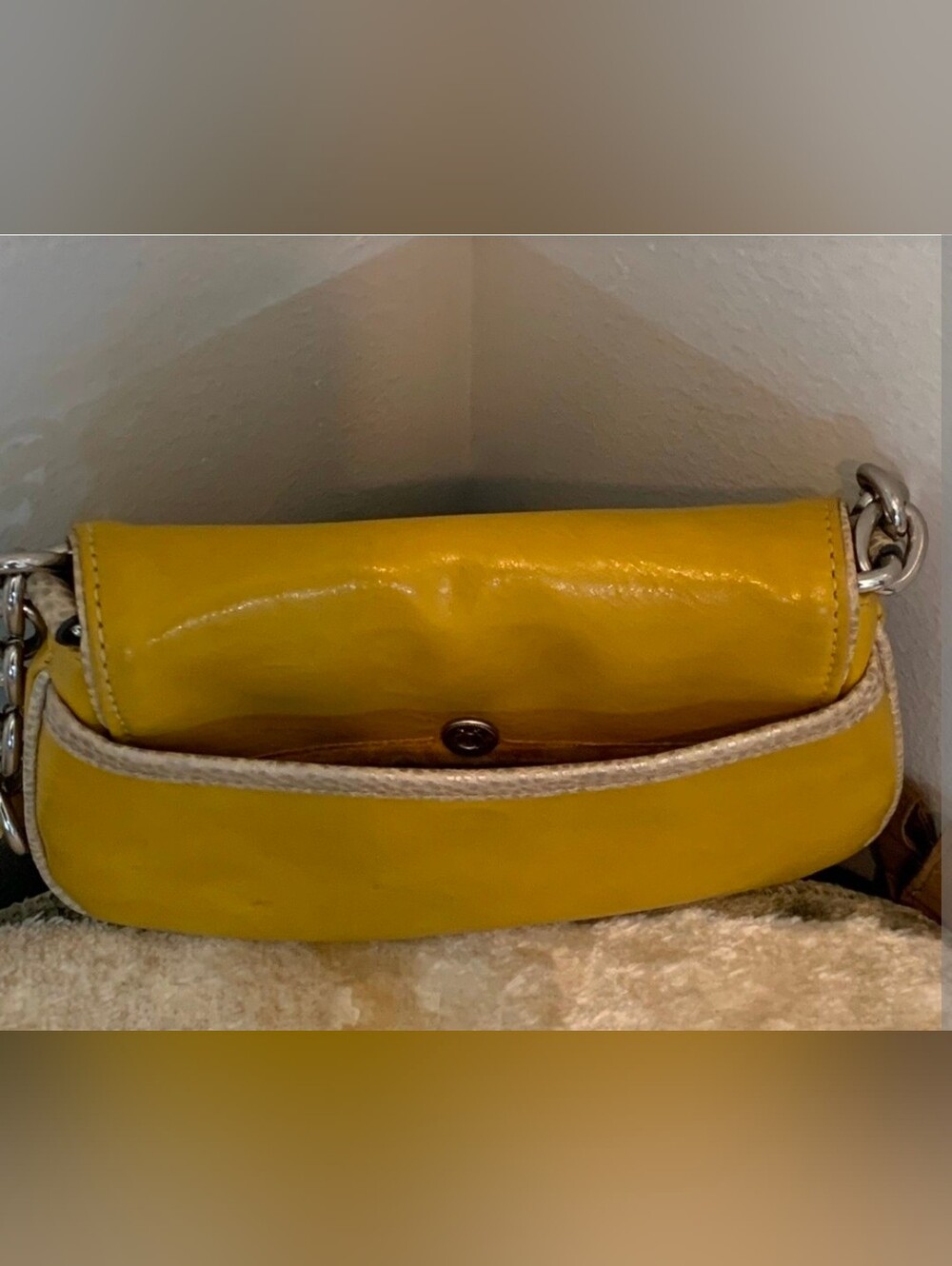 Kathy Van Zeeland Vintage Chain-Strap Crossbody Bag - Picture 4 of 10